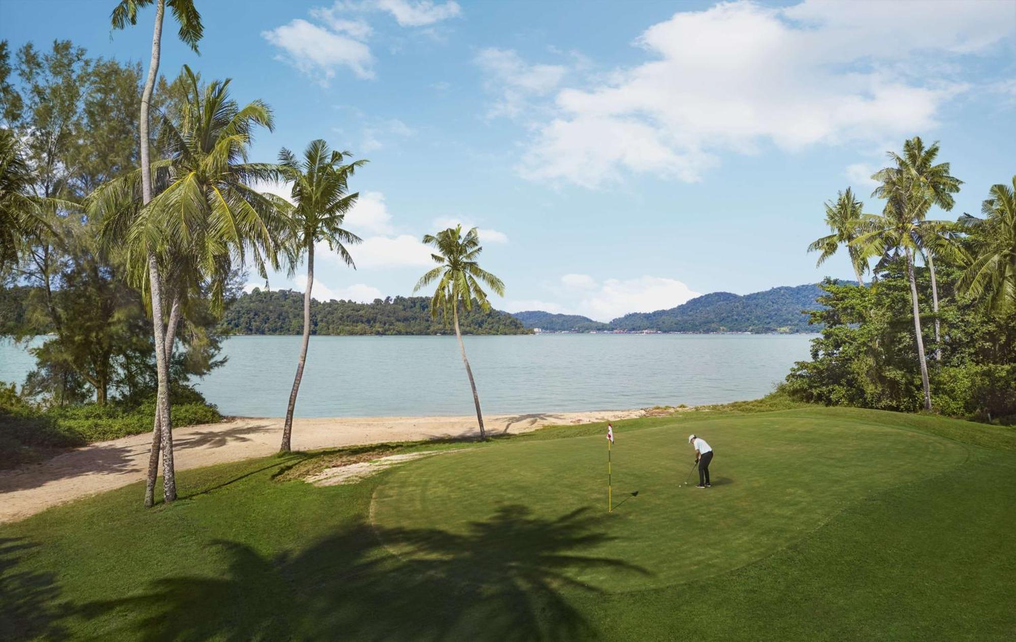 Hotel Doubletree By Hilton Damai Laut Lumut Zewnętrze zdjęcie