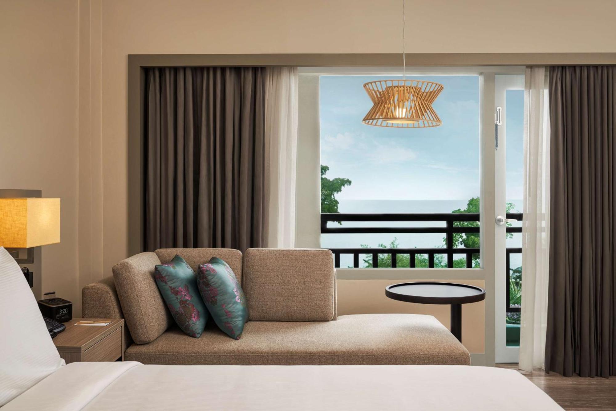 Hotel Doubletree By Hilton Damai Laut Lumut Zewnętrze zdjęcie