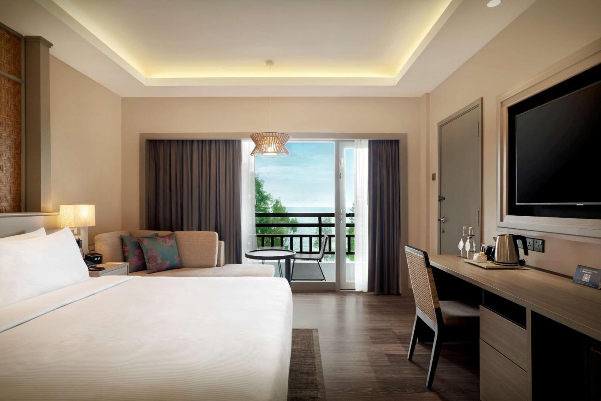 Hotel Doubletree By Hilton Damai Laut Lumut Zewnętrze zdjęcie